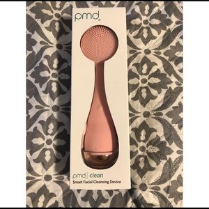 PMD FACIAL CLEANSING DEVICE